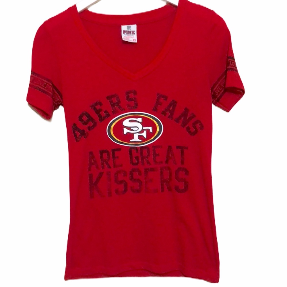 Pink VS 49er Fans are Great Kissers Vee neck Tee